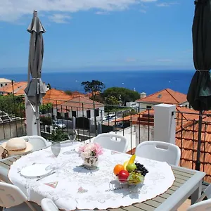 Vila Rosa - Renovated House Overlooking The Sea Funchal (Madeira)